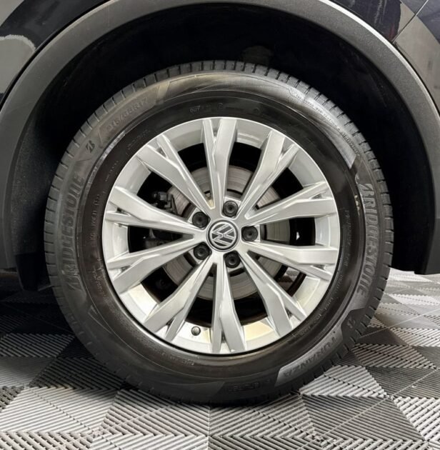 VOLKSWAGEN TIGUAN CONFORTLINE business