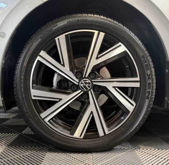 VOLKSWAGEN POLO 6 TSI R line TOIT OUVRANT / PREMIERE MAIN / CARPLAY 