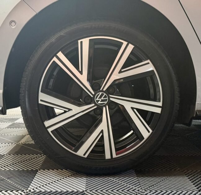 VOLKSWAGEN POLO 6 TSI R line TOIT OUVRANT / PREMIERE MAIN / CARPLAY 