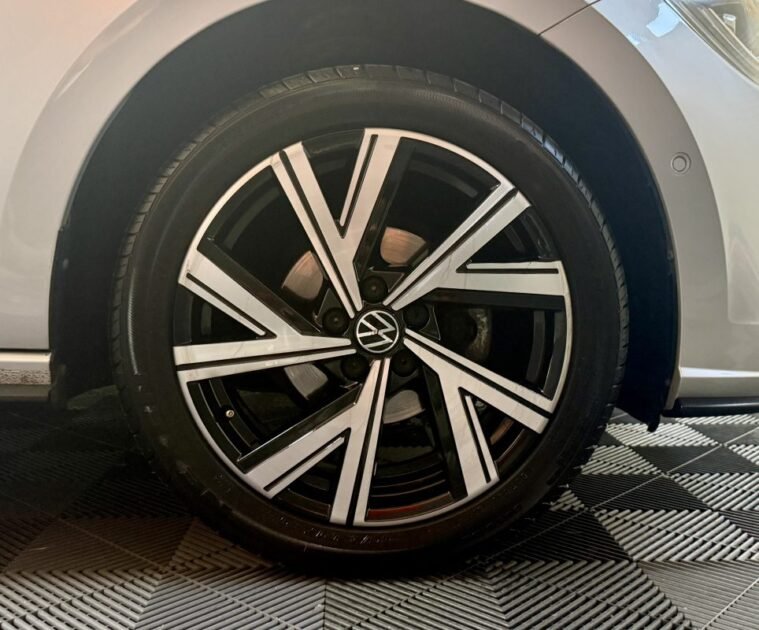 VOLKSWAGEN POLO 6 TSI R line TOIT OUVRANT / PREMIERE MAIN / CARPLAY 