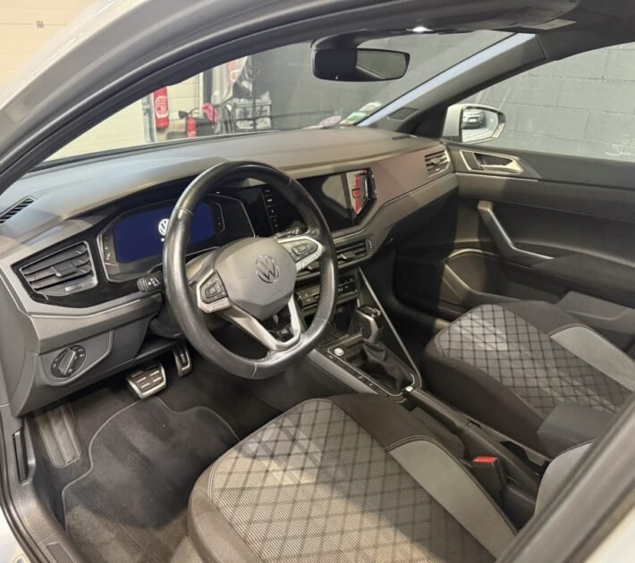 VOLKSWAGEN POLO 6 TSI R line TOIT OUVRANT / PREMIERE MAIN / CARPLAY 