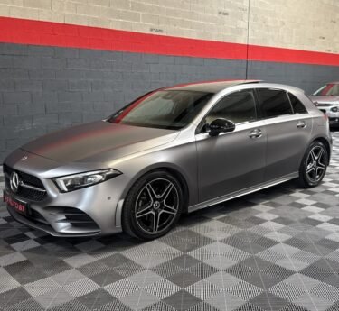 MERCEDES CLASSE A 180 D AMG line TOIT OUVRANT / PREMIERE MAIN