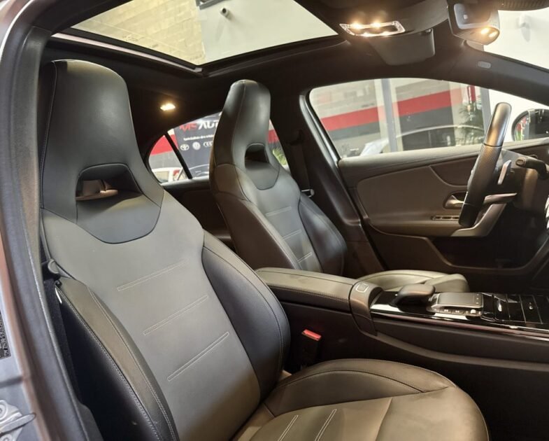 MERCEDES CLASSE A 180 D AMG line TOIT OUVRANT / PREMIERE MAIN