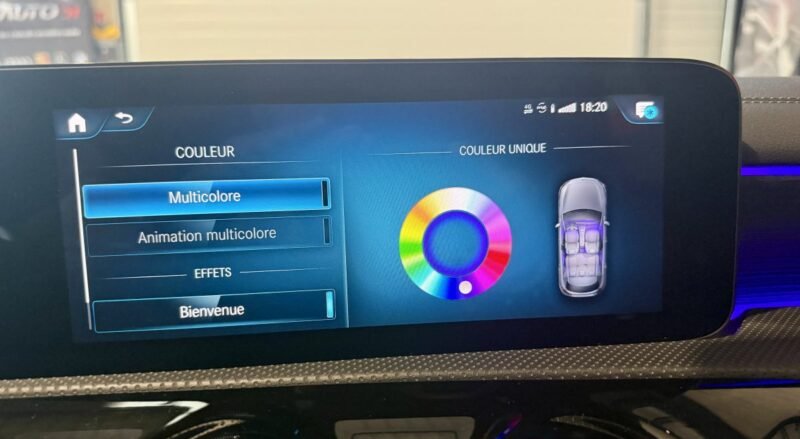 MERCEDES CLASSE A 180 D AMG line TOIT OUVRANT / PREMIERE MAIN