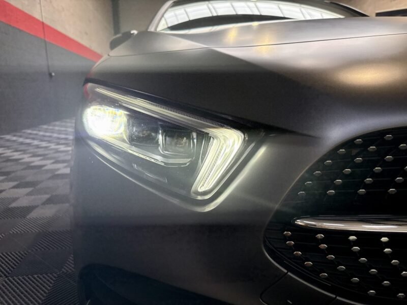 MERCEDES CLASSE A 180 D AMG line TOIT OUVRANT / PREMIERE MAIN