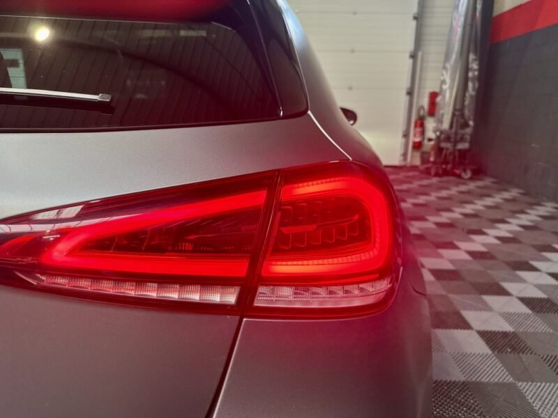 MERCEDES CLASSE A 180 D AMG line TOIT OUVRANT / PREMIERE MAIN