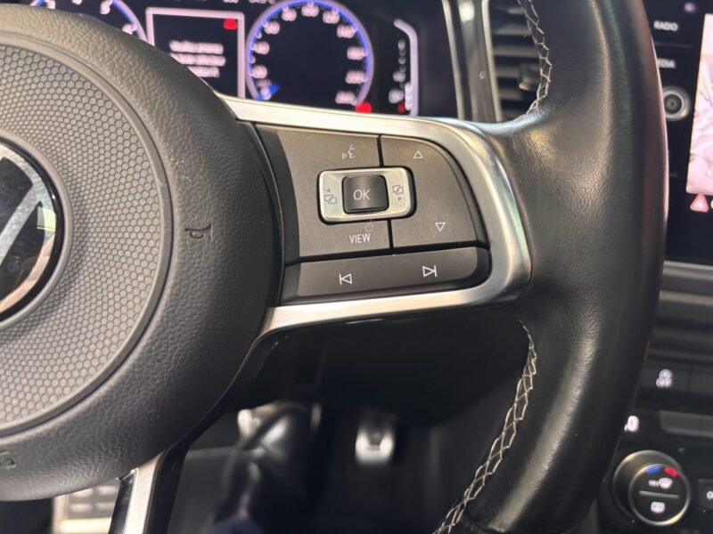 VOLKSWAGEN T roc R-LINE 150CV dsg7 TOIT OUVRANT / PREMIERE MAIN/ CARPLAY 