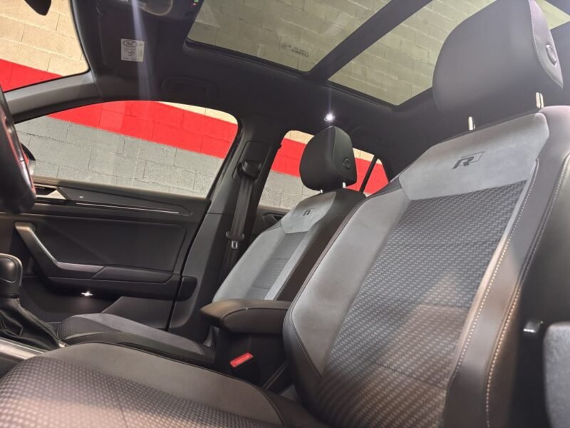 VOLKSWAGEN T roc R-LINE 150CV dsg7 TOIT OUVRANT / PREMIERE MAIN/ CARPLAY 