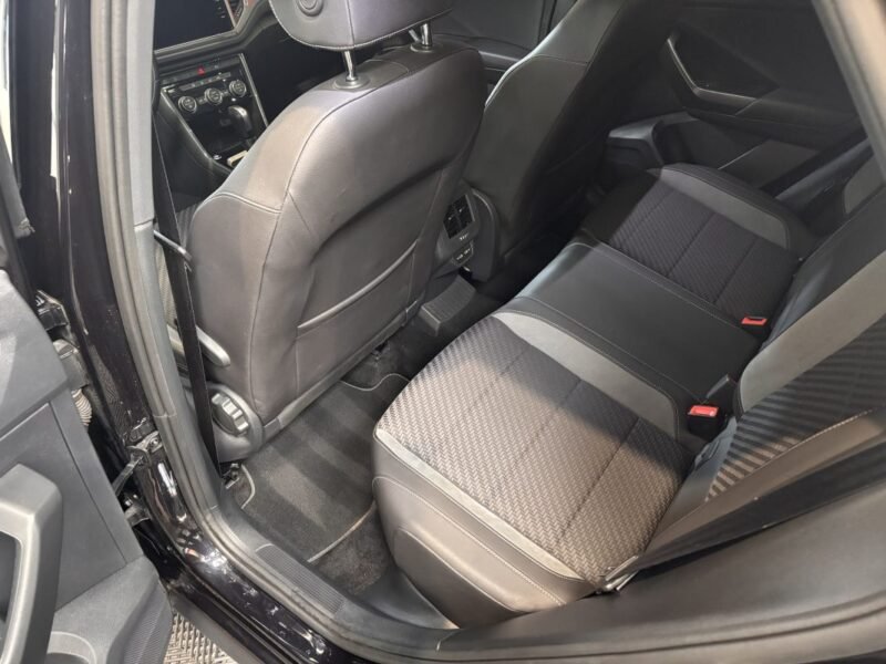 VOLKSWAGEN T roc R-LINE 150CV dsg7 TOIT OUVRANT / PREMIERE MAIN/ CARPLAY 