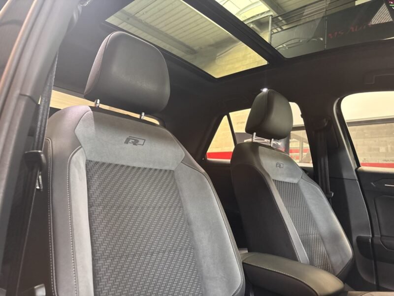 VOLKSWAGEN T roc R-LINE 150CV dsg7 TOIT OUVRANT / PREMIERE MAIN/ CARPLAY 