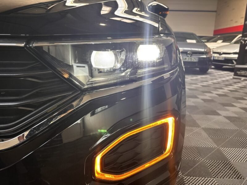 VOLKSWAGEN T roc R-LINE 150CV dsg7 TOIT OUVRANT / PREMIERE MAIN/ CARPLAY 