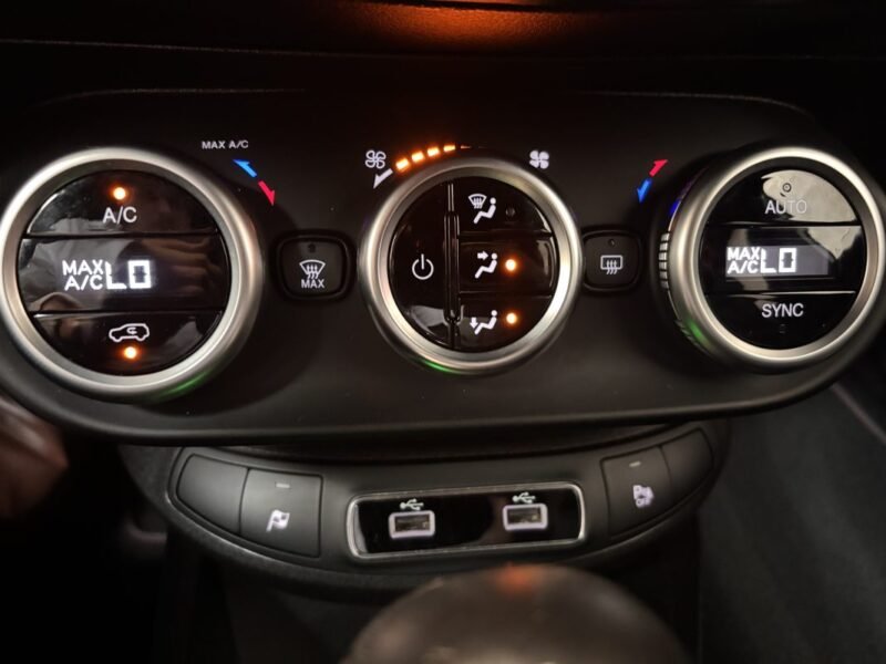 FIAT 500X 1.4 sport  / PREMIERE MAIN / CARPLAY 