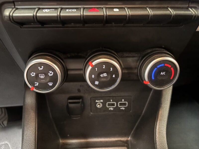 RENAULT CLIO 5 1.5 BLUE dci EVOLUTION / PREMIERE MAIN