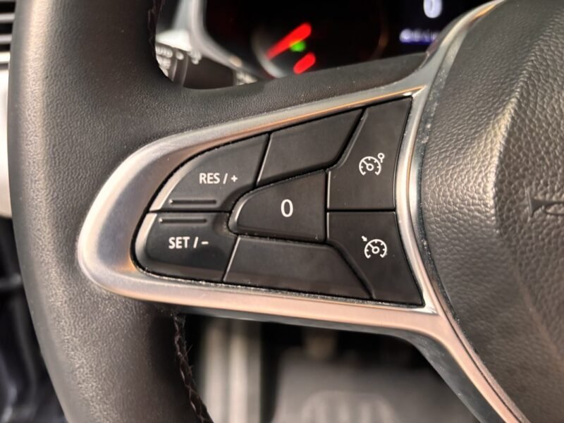 RENAULT CLIO 5 1.5 BLUE dci EVOLUTION / PREMIERE MAIN