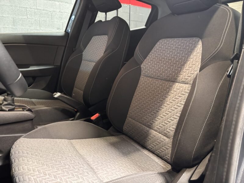 RENAULT CLIO 5 1.5 BLUE dci EVOLUTION / PREMIERE MAIN