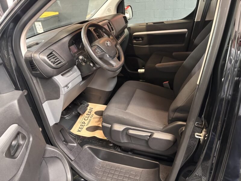 TOYOTA PROACE CHASSIS LONG 180 BUSINESS bva / PREMIERE MAIN / CARPLAY