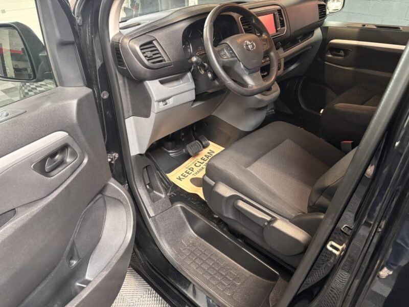 TOYOTA PROACE CHASSIS LONG 180 BUSINESS bva / PREMIERE MAIN / CARPLAY
