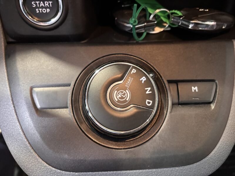 TOYOTA PROACE CHASSIS LONG 180 BUSINESS bva / PREMIERE MAIN / CARPLAY