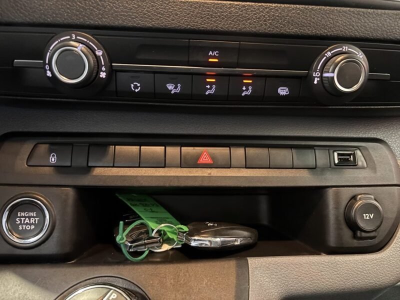 TOYOTA PROACE CHASSIS LONG 180 BUSINESS bva / PREMIERE MAIN / CARPLAY