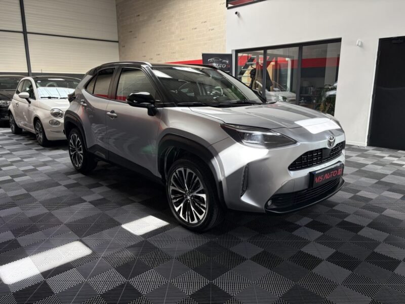 TOYOTA YARIS cross COLLECTION toit PANORAMIQUE / PREMIERE MAIN