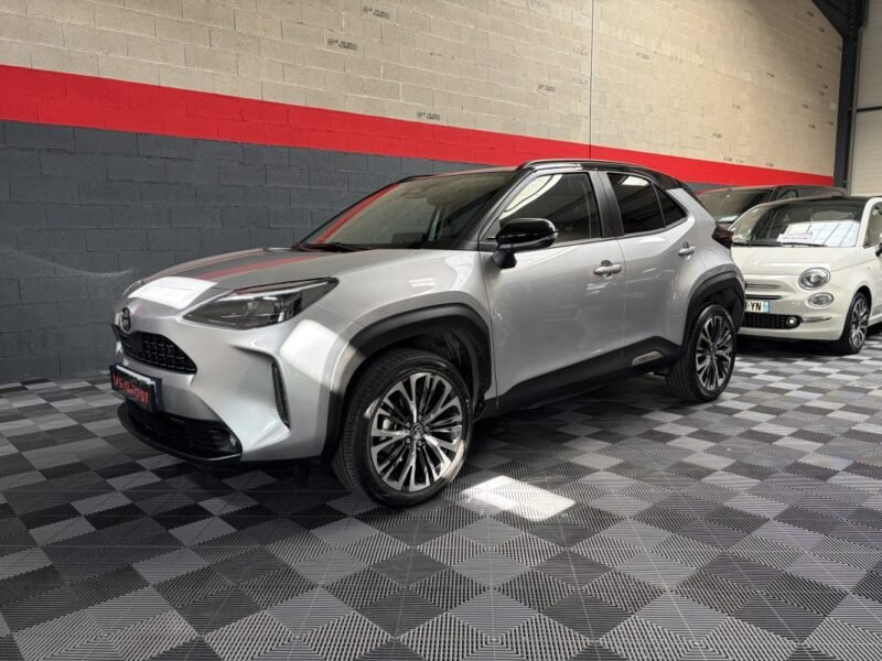 TOYOTA YARIS cross COLLECTION toit PANORAMIQUE / PREMIERE MAIN