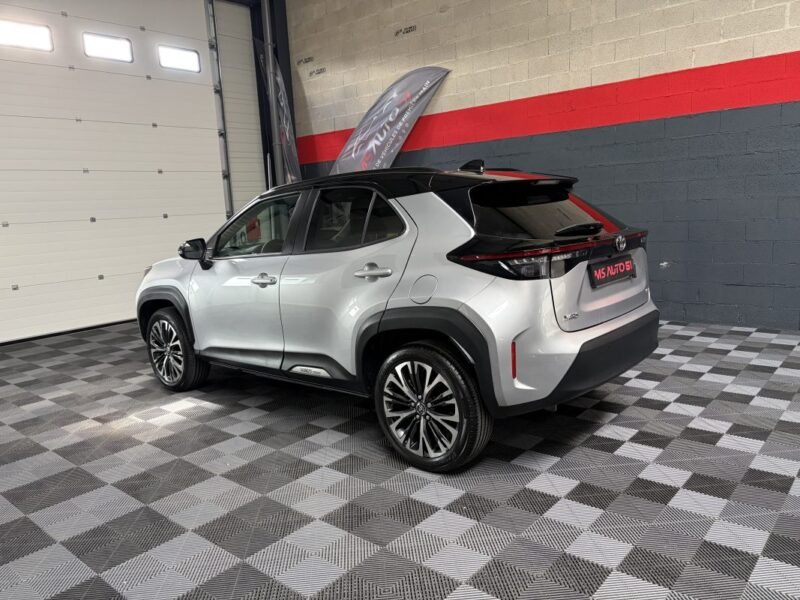 TOYOTA YARIS cross COLLECTION toit PANORAMIQUE / PREMIERE MAIN
