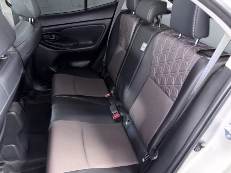 TOYOTA YARIS cross COLLECTION toit PANORAMIQUE / PREMIERE MAIN