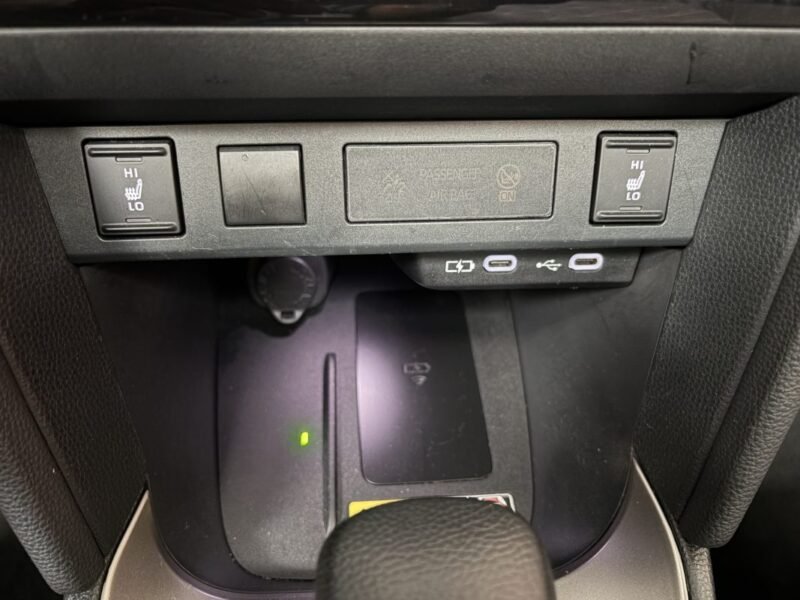 TOYOTA YARIS cross COLLECTION toit PANORAMIQUE / PREMIERE MAIN
