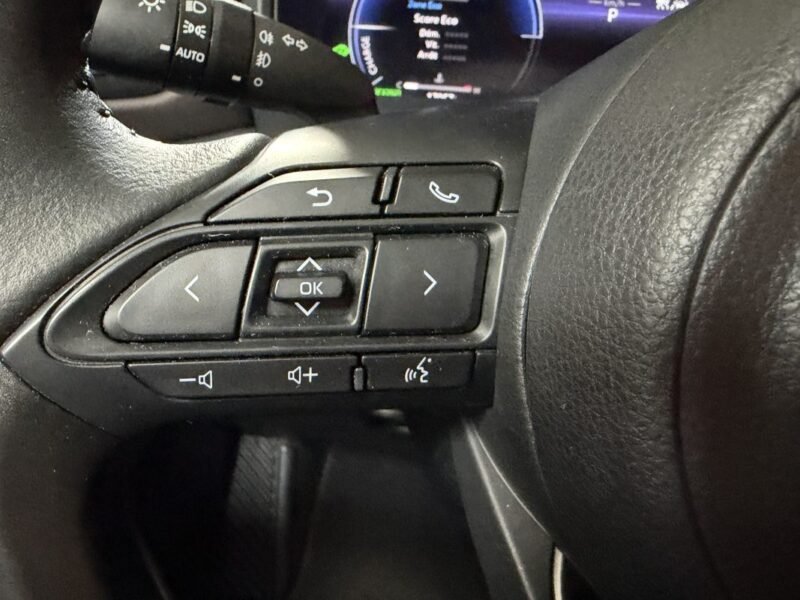 TOYOTA YARIS cross COLLECTION toit PANORAMIQUE / PREMIERE MAIN