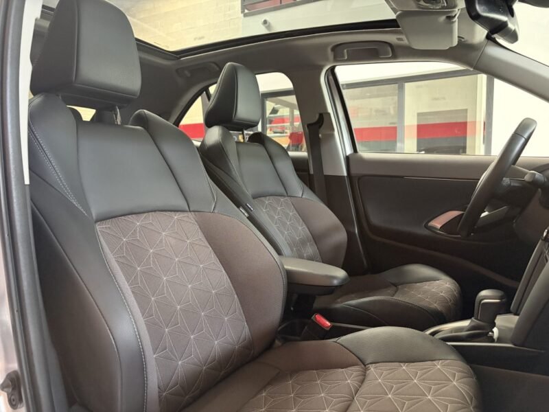 TOYOTA YARIS cross COLLECTION toit PANORAMIQUE / PREMIERE MAIN