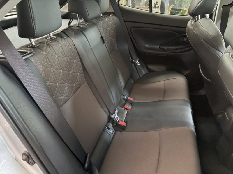 TOYOTA YARIS cross COLLECTION toit PANORAMIQUE / PREMIERE MAIN