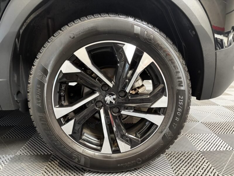 PEUGEOT 2008 ALLURE PACK 1.5 Hdi / CARPLAY / PREMIERE MAIN