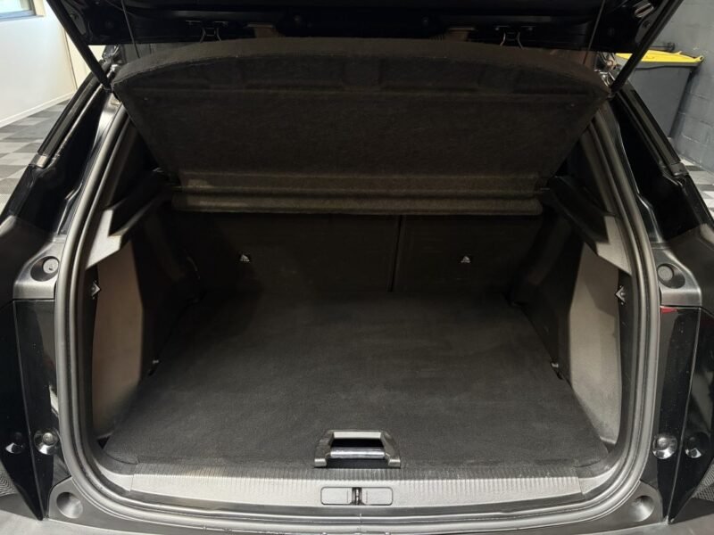 PEUGEOT 2008 ALLURE PACK 1.5 Hdi / CARPLAY / PREMIERE MAIN