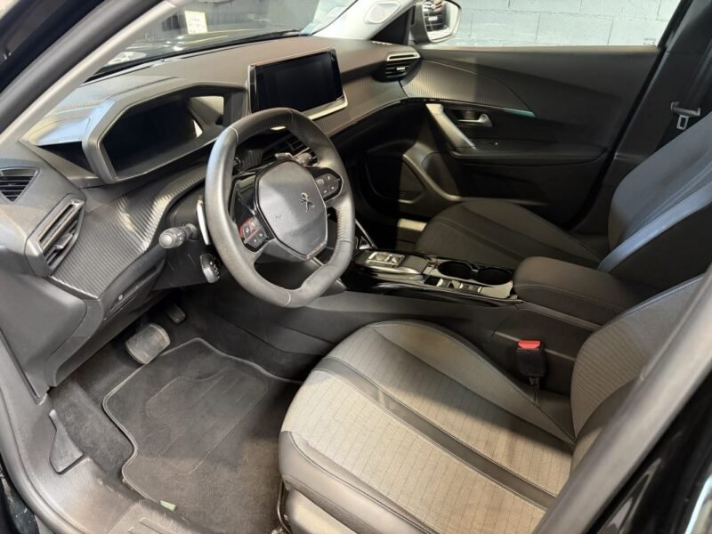 PEUGEOT 2008 ALLURE PACK 1.5 Hdi / CARPLAY / PREMIERE MAIN