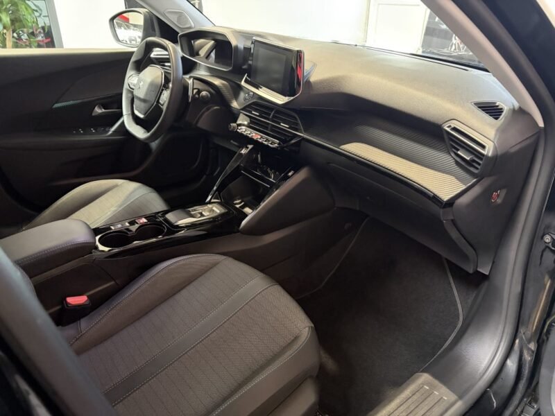 PEUGEOT 2008 ALLURE PACK 1.5 Hdi / CARPLAY / PREMIERE MAIN