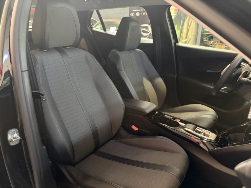 PEUGEOT 2008 ALLURE PACK 1.5 Hdi / CARPLAY / PREMIERE MAIN