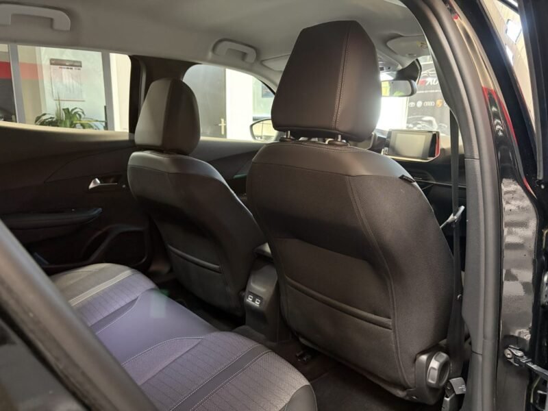 PEUGEOT 2008 ALLURE PACK 1.5 Hdi / CARPLAY / PREMIERE MAIN