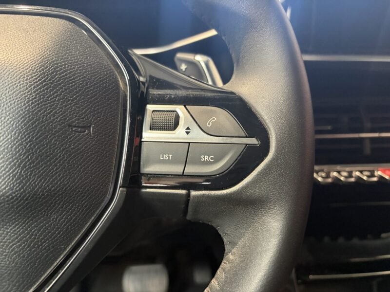 PEUGEOT 2008 ALLURE PACK 1.5 Hdi / CARPLAY / PREMIERE MAIN