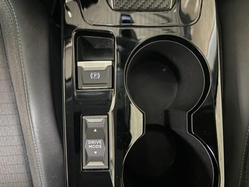 PEUGEOT 2008 ALLURE PACK 1.5 Hdi / CARPLAY / PREMIERE MAIN