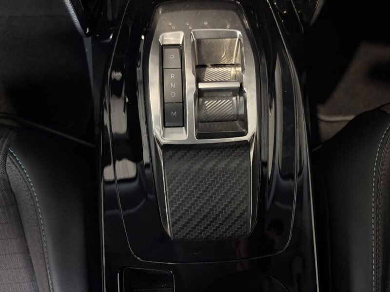 PEUGEOT 2008 ALLURE PACK 1.5 Hdi / CARPLAY / PREMIERE MAIN