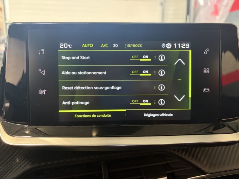 PEUGEOT 2008 ALLURE PACK 1.5 Hdi / CARPLAY / PREMIERE MAIN