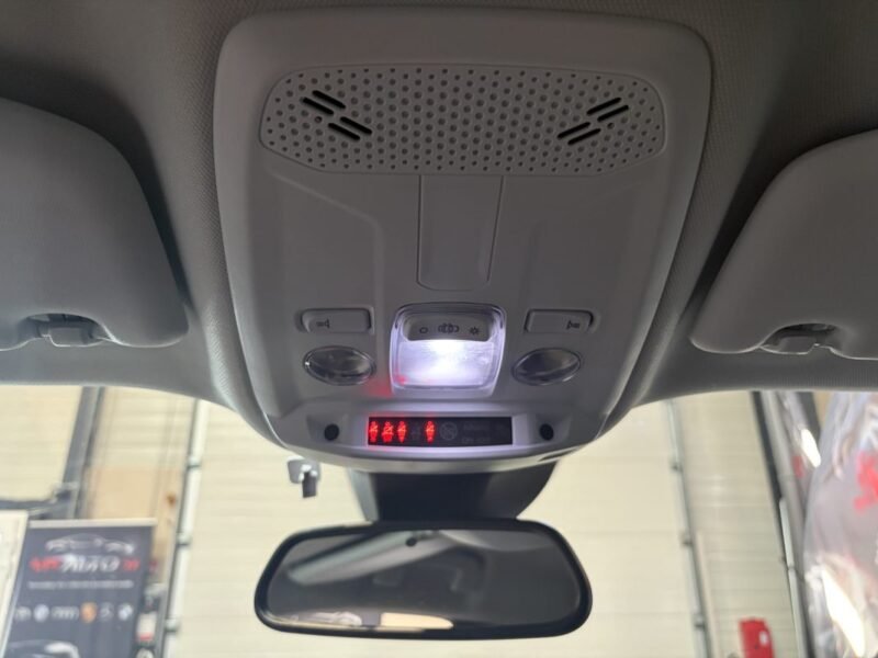 PEUGEOT 2008 ALLURE PACK 1.5 Hdi / CARPLAY / PREMIERE MAIN