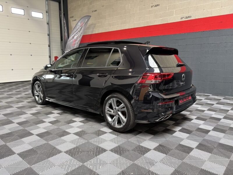VOLKSWAGEN GOLF VIII 1.5 eTSI R-LINE TOIT OUVRANT/ PREMIERE MAIN 