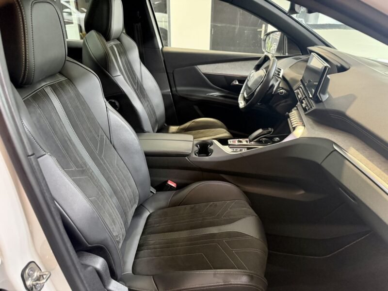 PEUGEOT 3008 II 1.5 BLUEHDI 130CH S&S GT pack  TOIT OUVRANT / ATTELAGE 